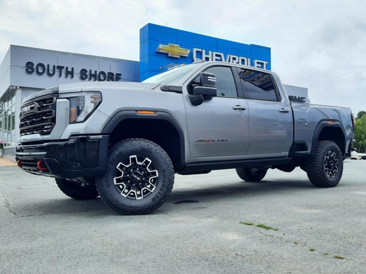 4WD Crew Cab 159 AT4X, 10-Speed Automatic, Gas V8 6.6L/