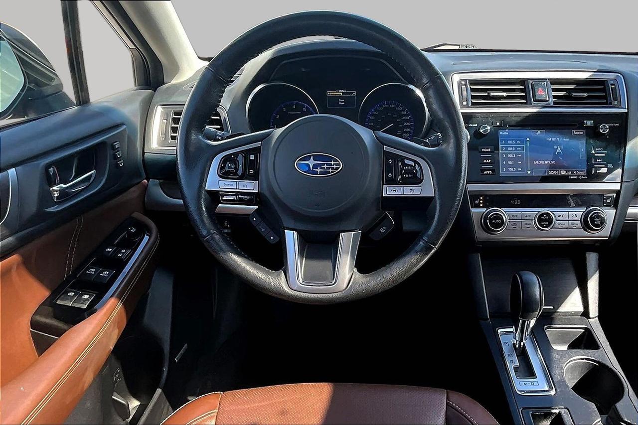 2017 Subaru Outback  Photo2