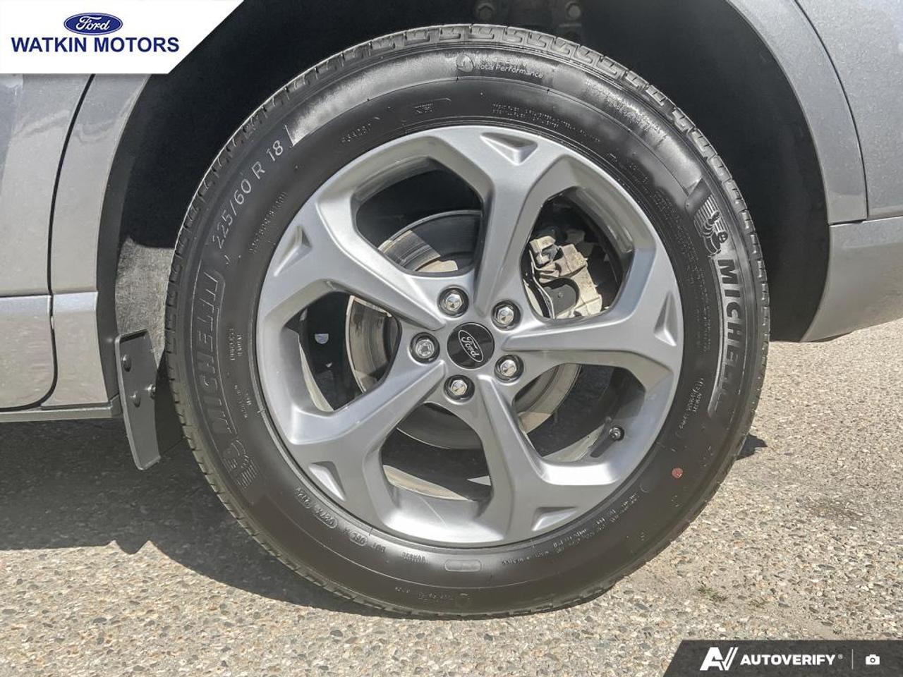 2024 Ford Escape AWD ST LINE HYBRID Photo8
