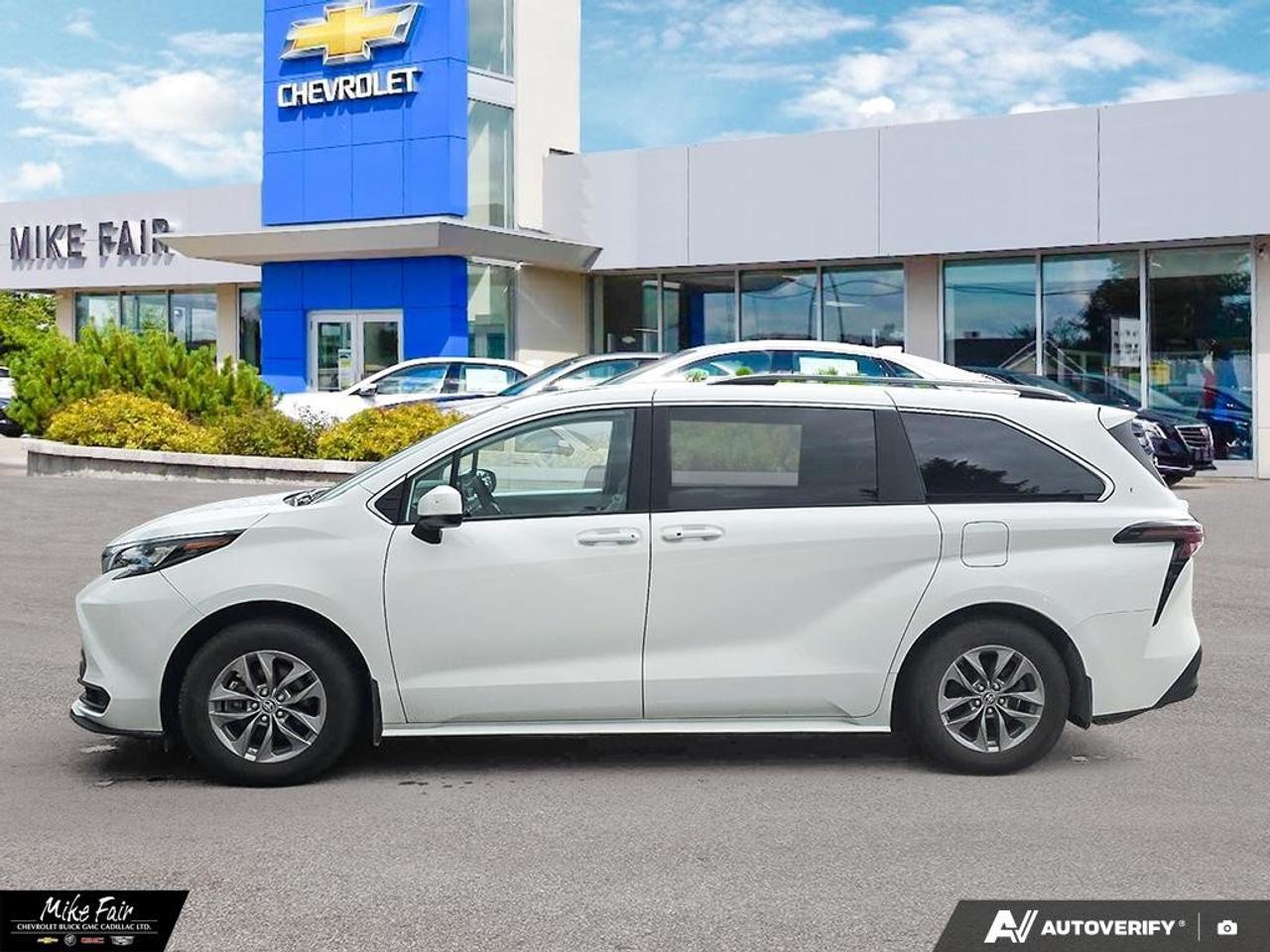 2025 Toyota Sienna  Photo