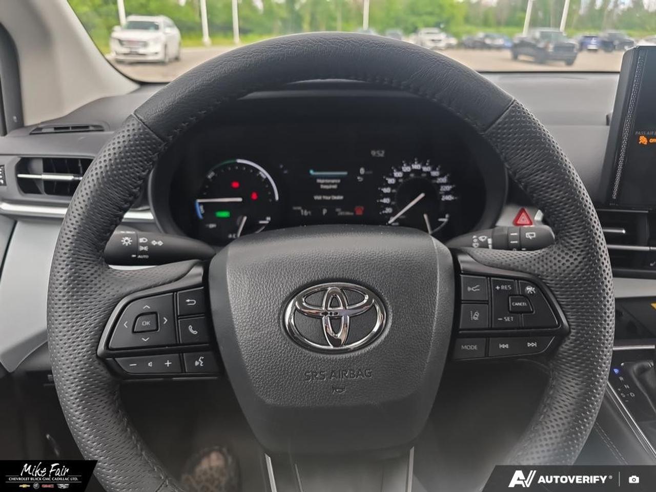 2025 Toyota Sienna  Photo