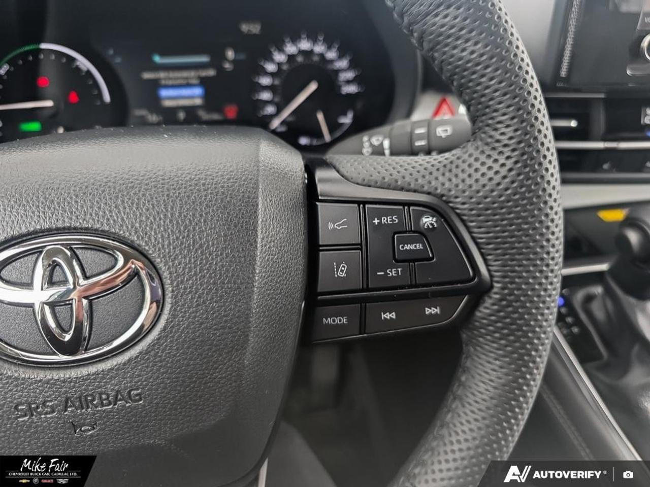 2025 Toyota Sienna  Photo