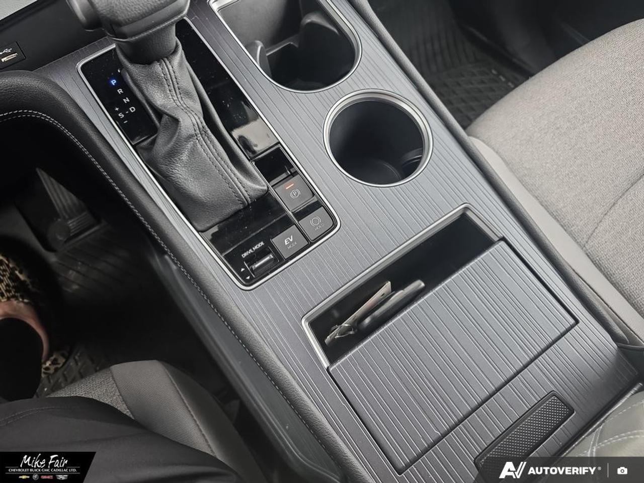 2025 Toyota Sienna  Photo