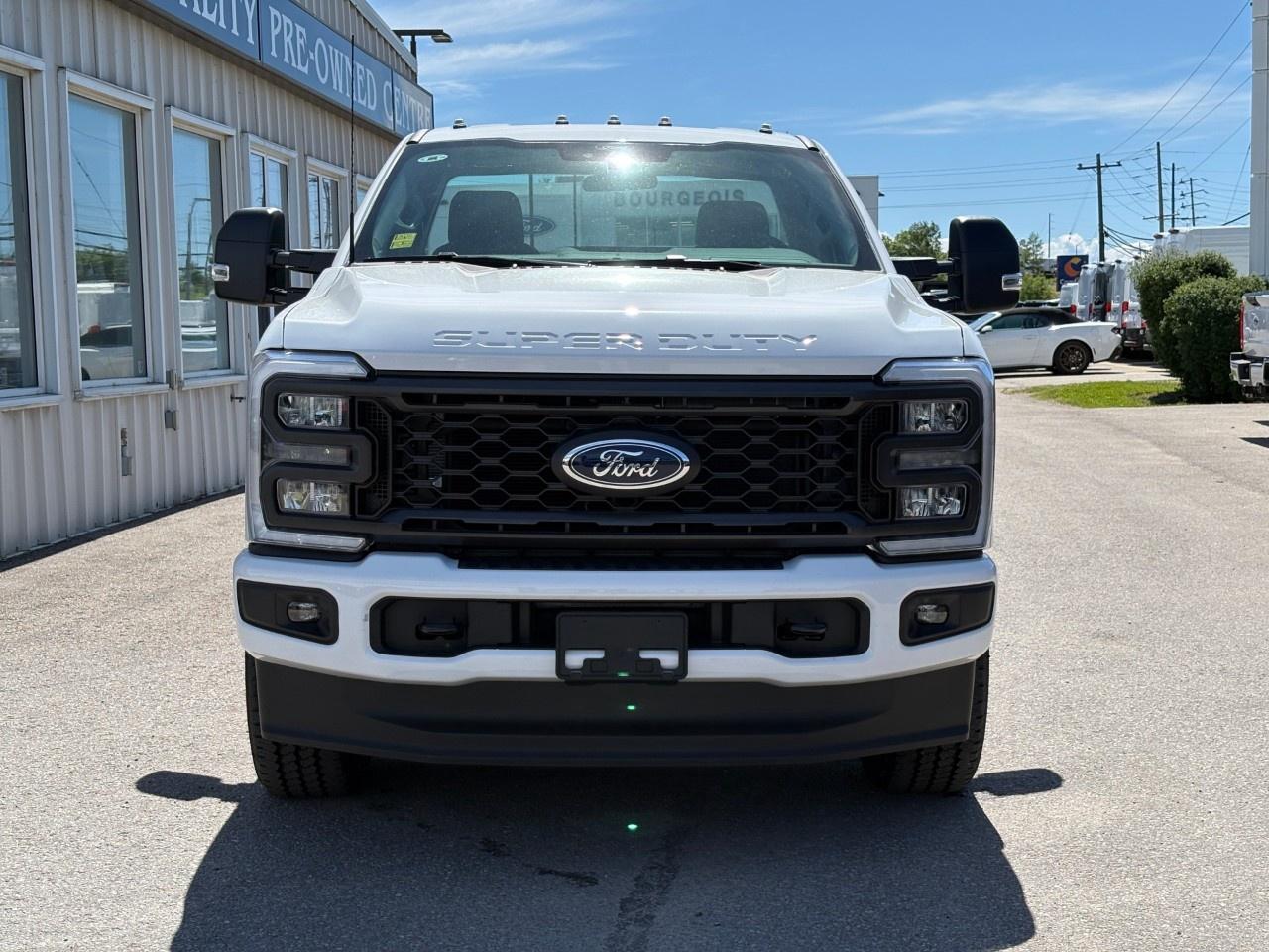 2026 Ford F-350 Super Duty SRW XL 4WD REG CAB 8' BOX Photo2