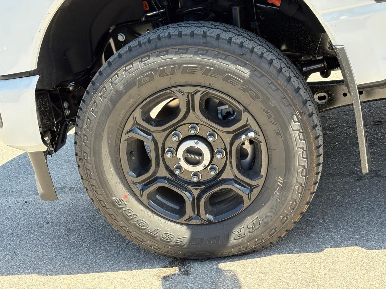 2026 Ford F-350 Super Duty SRW XL 4WD REG CAB 8' BOX Photo