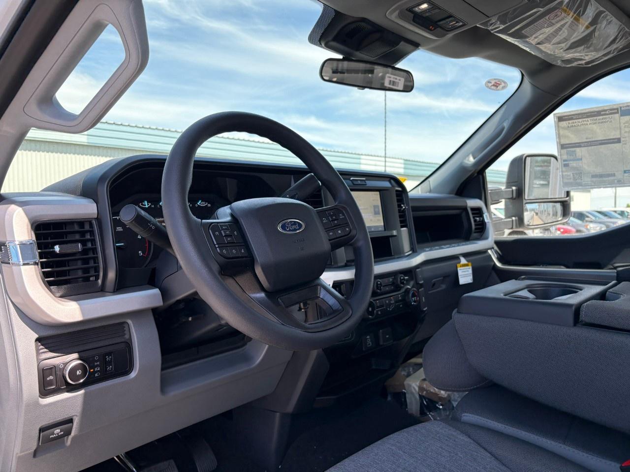 2026 Ford F-350 Super Duty SRW XL 4WD REG CAB 8' BOX Photo