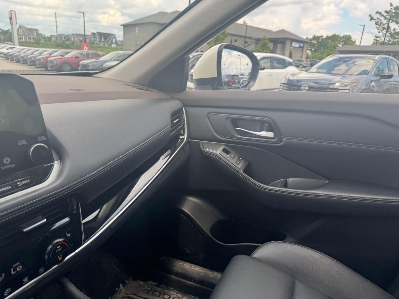 2023 Nissan Rogue AWD SL Photo