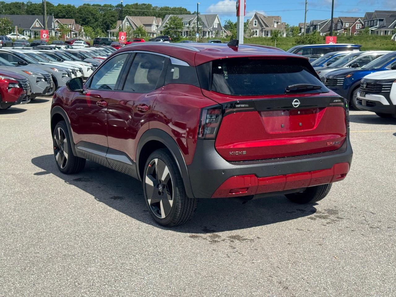 2026 Nissan Kicks SR AWD Photo4