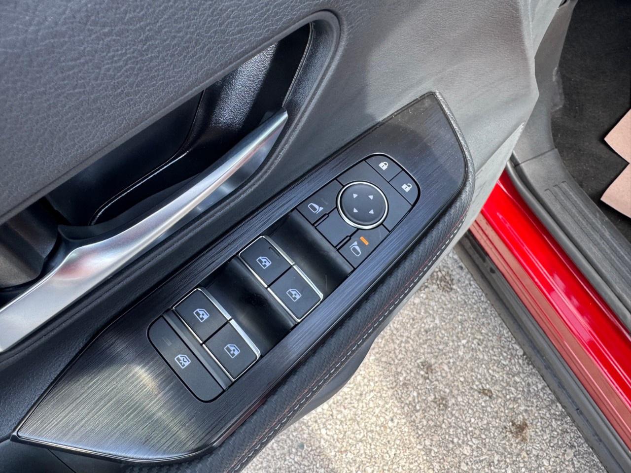 2026 Nissan Kicks SR AWD Photo
