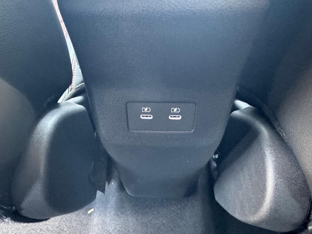 2026 Nissan Kicks SR AWD Photo