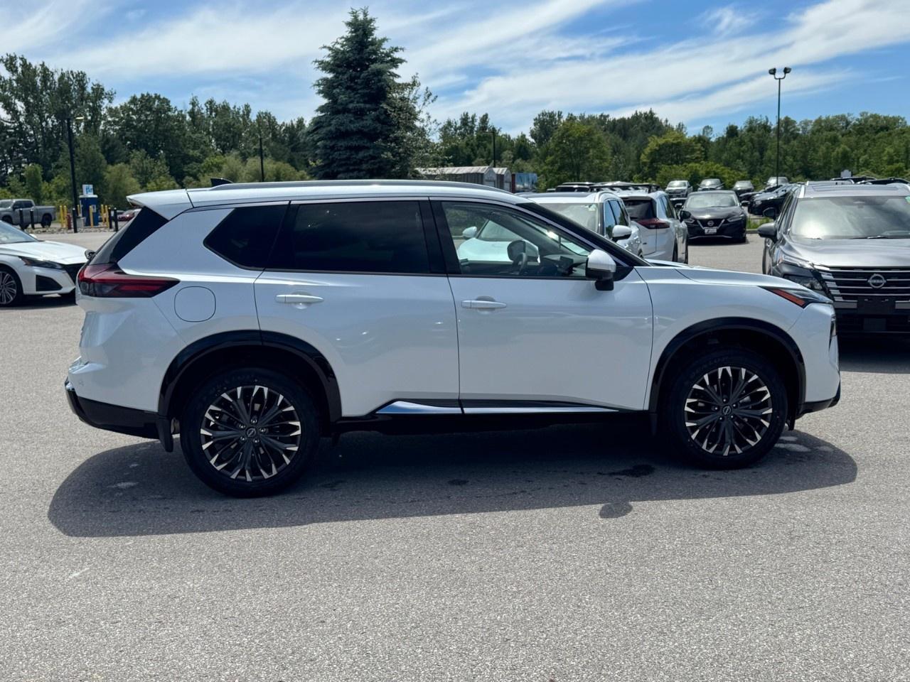 2026 Nissan Rogue AWD Platinum Photo