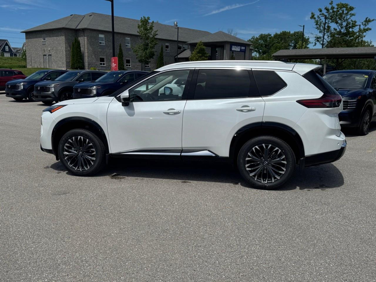 2026 Nissan Rogue AWD Platinum Photo