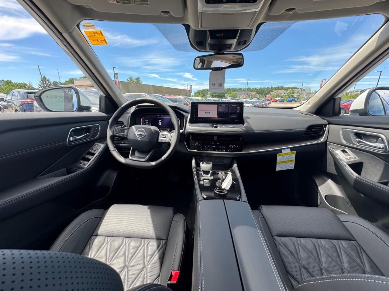 2026 Nissan Rogue AWD Platinum Photo