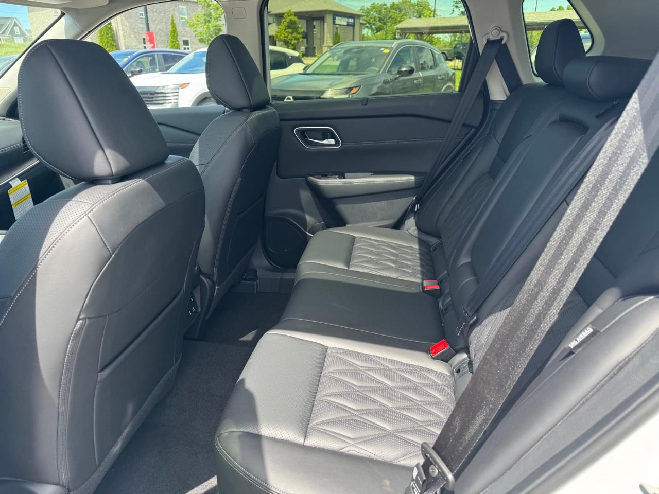 2026 Nissan Rogue AWD Platinum Photo