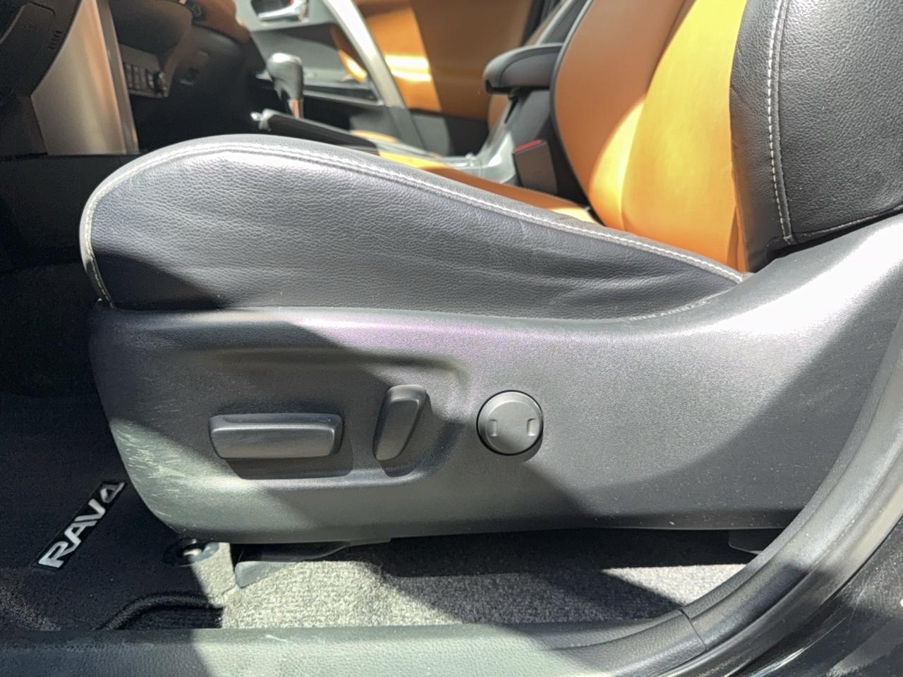 2018 Toyota RAV4 LIMITED  Photo