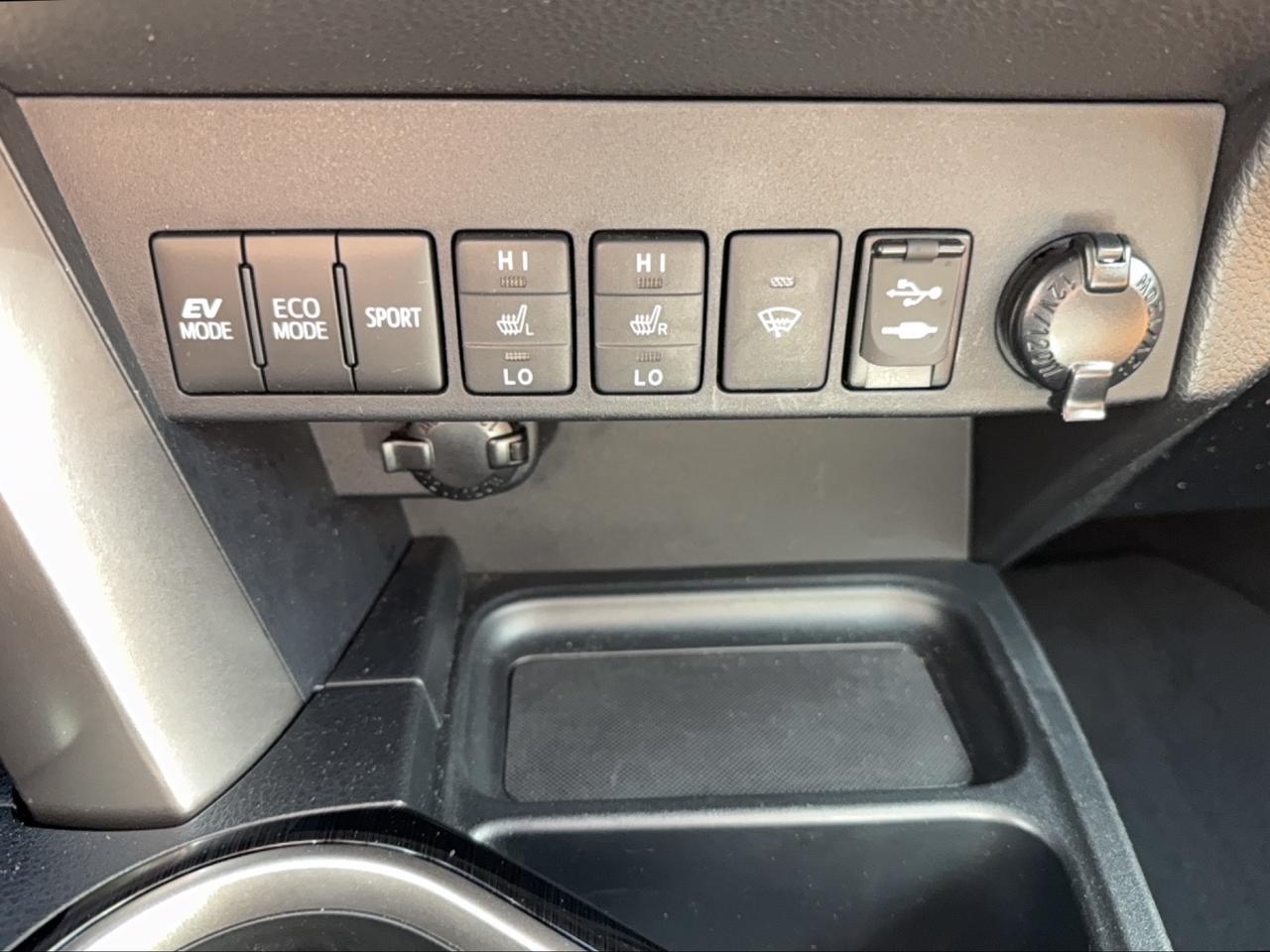 2018 Toyota RAV4 LIMITED  Photo