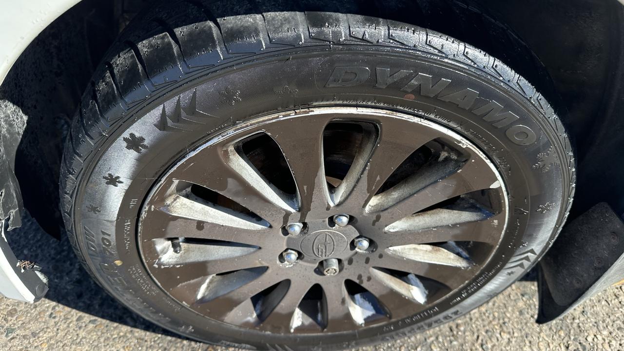 2011 Subaru Impreza 2.5i, SPORT, MANUAL, AWD, ENGINE NOISY, AS IS Photo