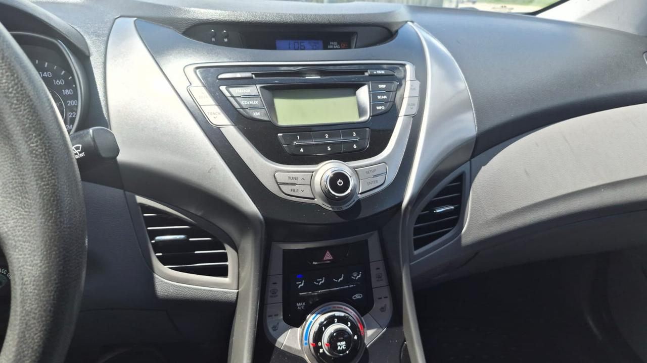2013 Hyundai Elantra GL, SEDAN, AUTO, ONLY 179KMS, 4 CYL, CERTIFIED Photo
