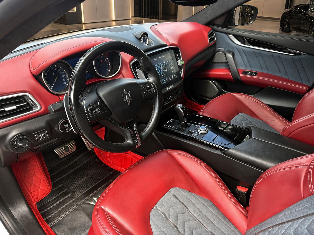 2018 Maserati Ghibli S Q4 GranLusso Photo