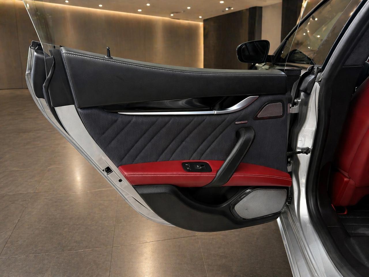 2018 Maserati Ghibli S Q4 GranLusso Photo