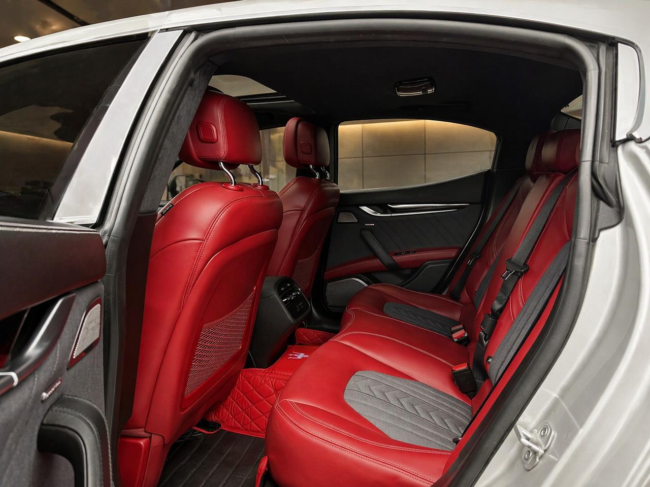 2018 Maserati Ghibli S Q4 GranLusso Photo