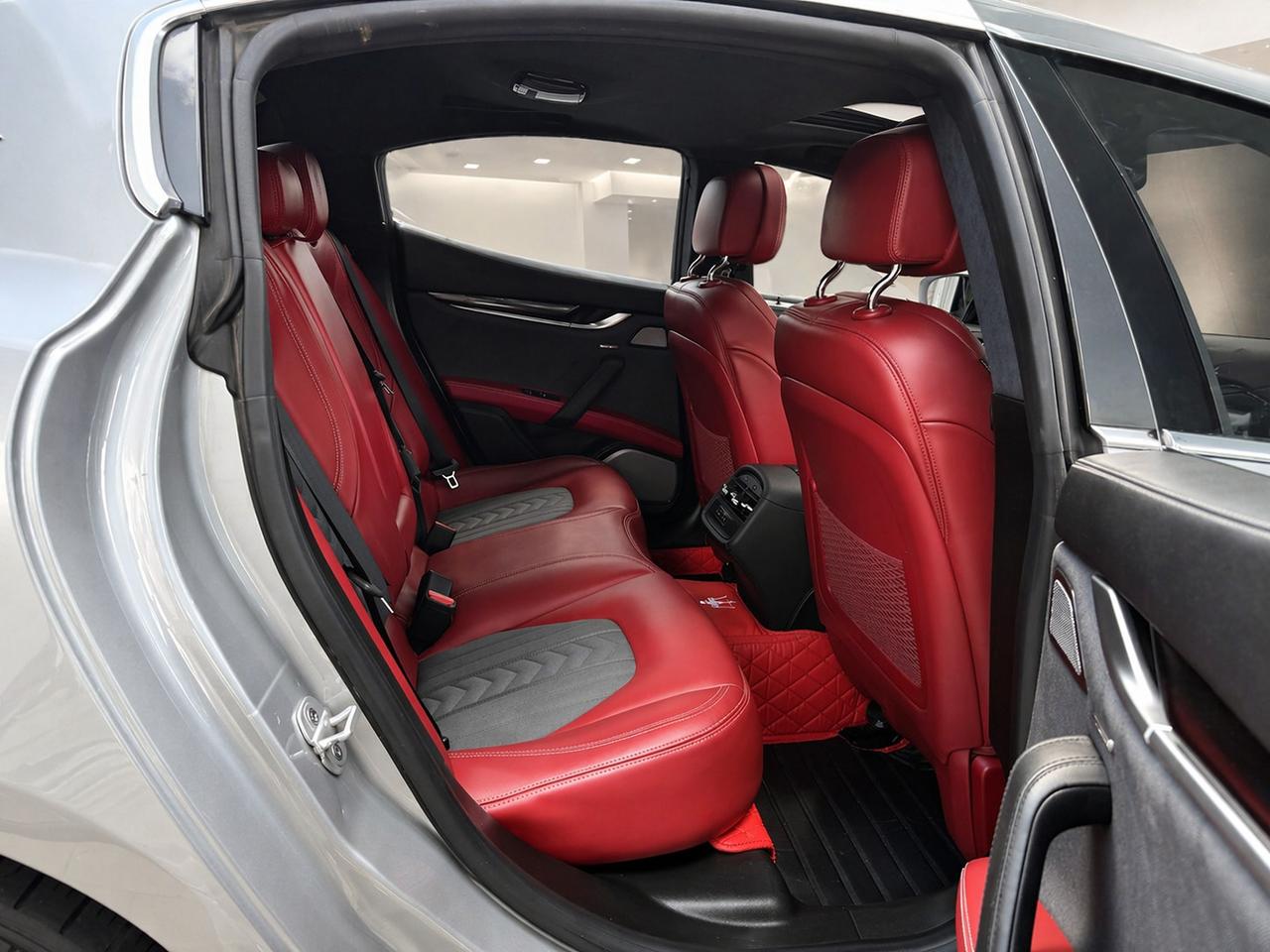 2018 Maserati Ghibli S Q4 GranLusso Photo