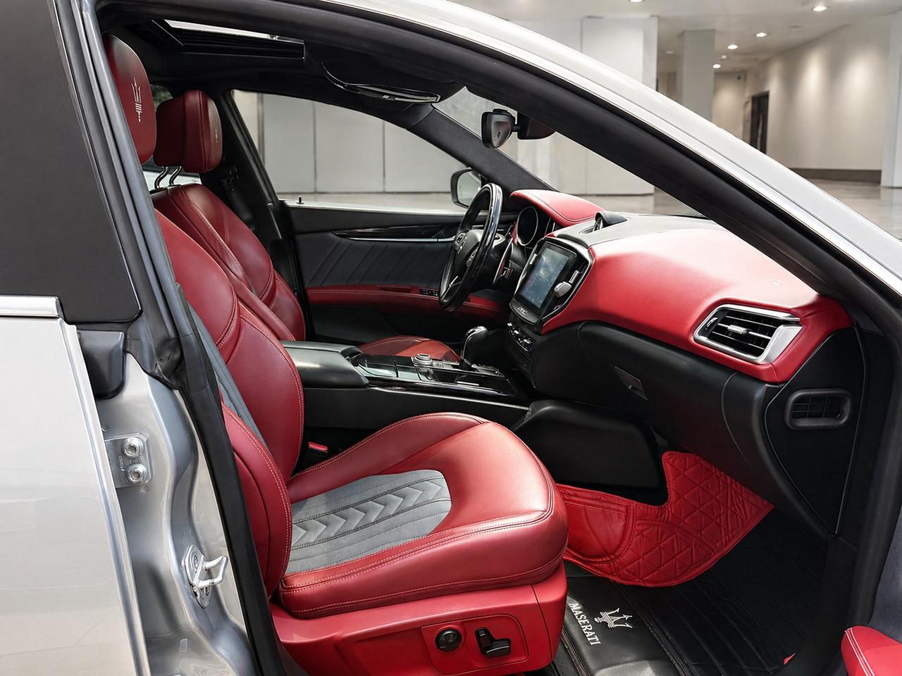 2018 Maserati Ghibli S Q4 GranLusso Photo
