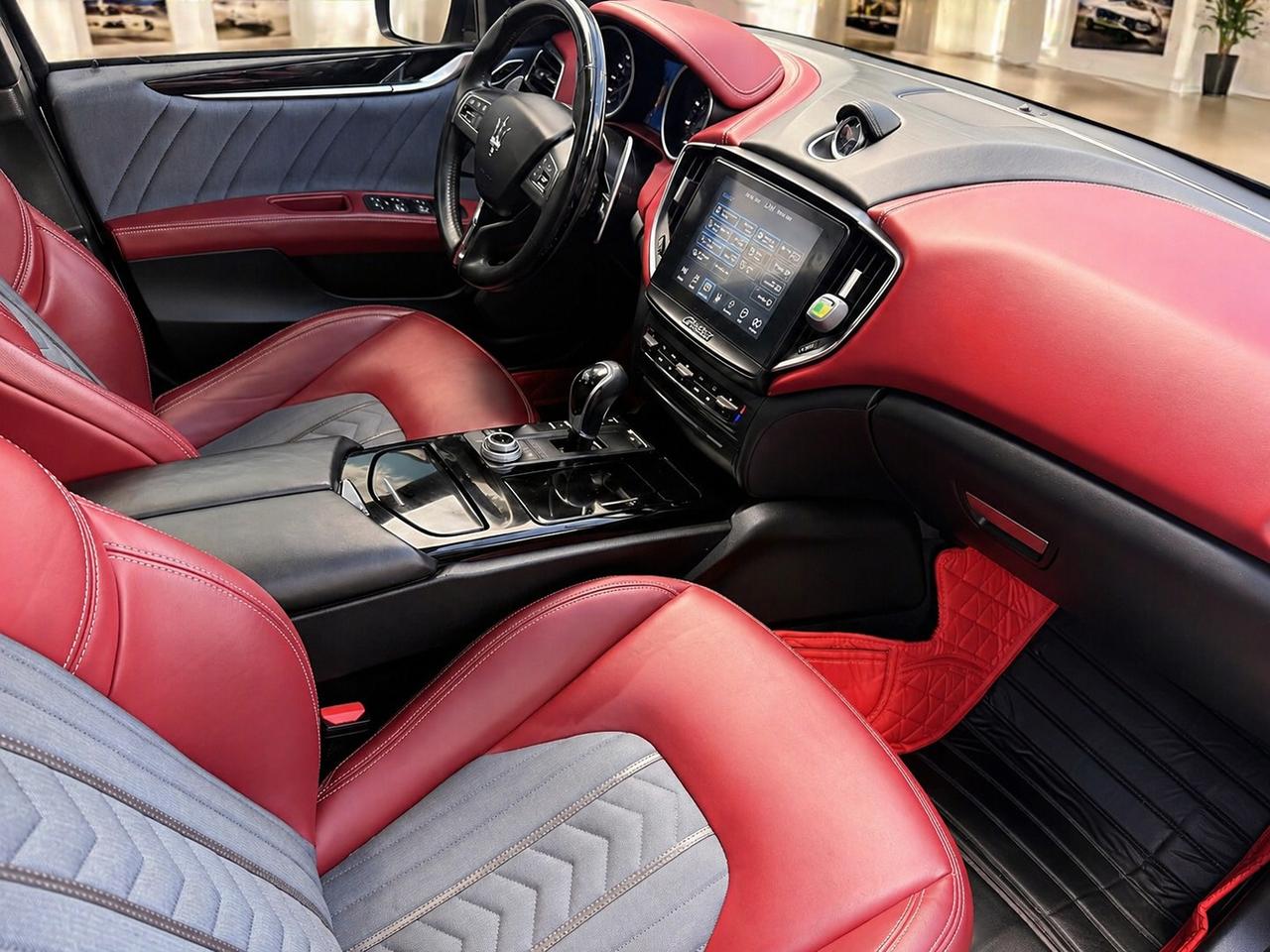 2018 Maserati Ghibli S Q4 GranLusso Photo