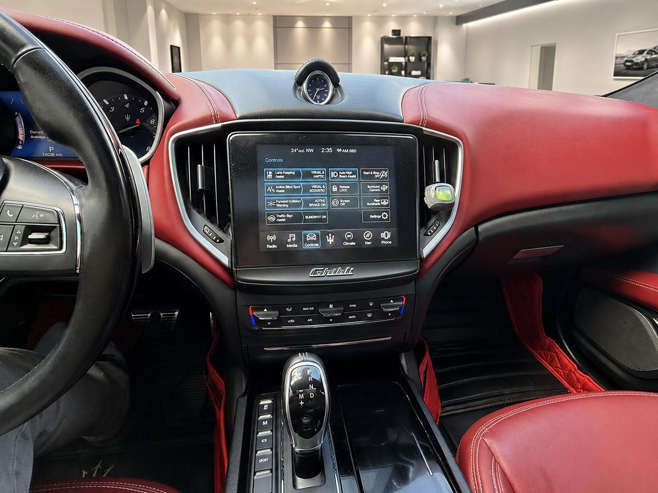 2018 Maserati Ghibli S Q4 GranLusso Photo
