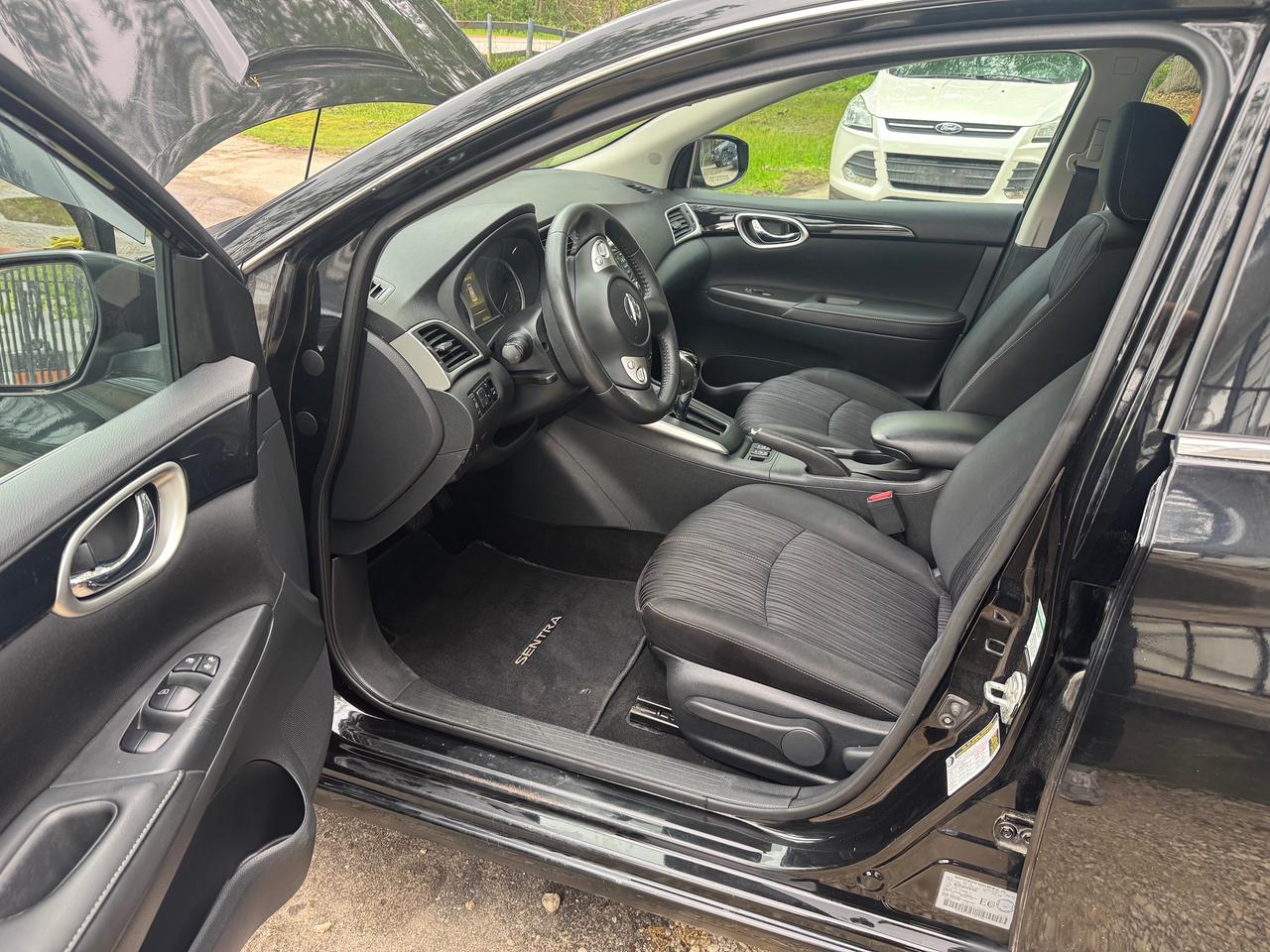 2018 Nissan Sentra S Photo