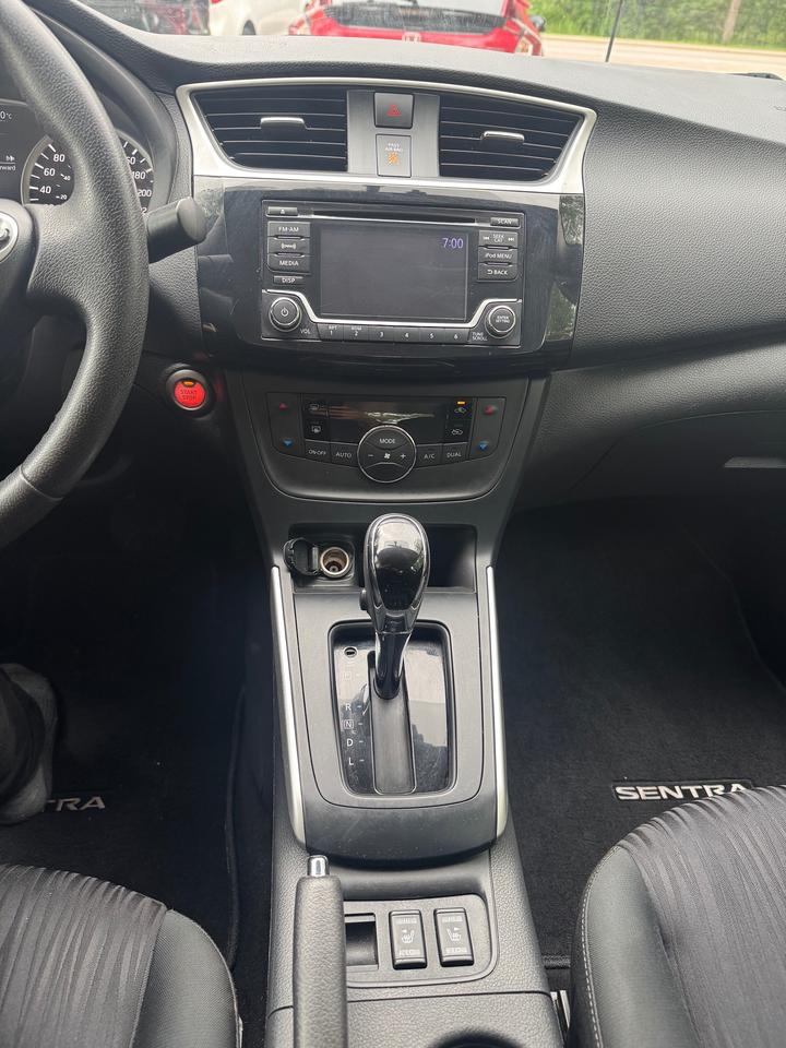 2018 Nissan Sentra S Photo
