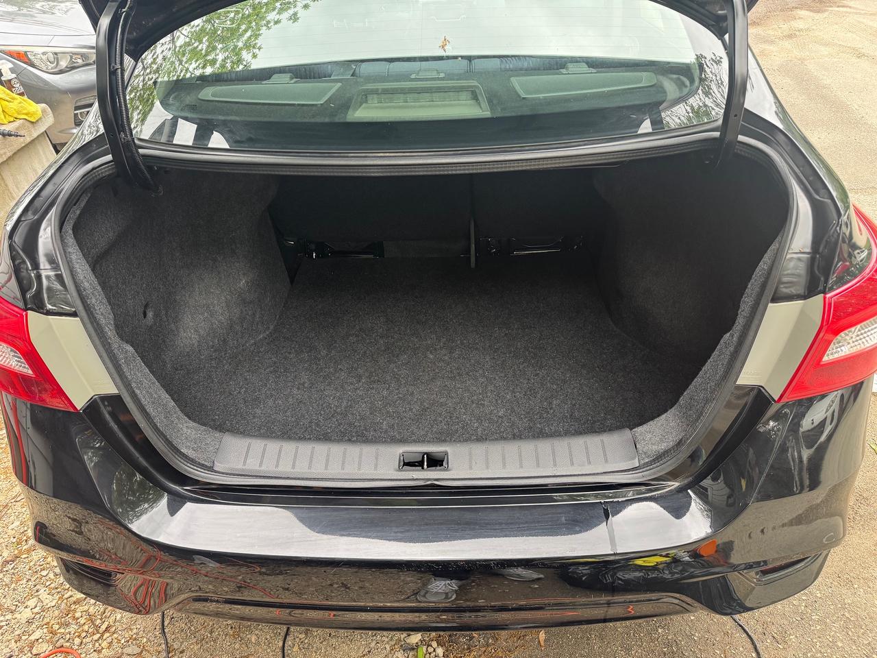 2018 Nissan Sentra S Photo