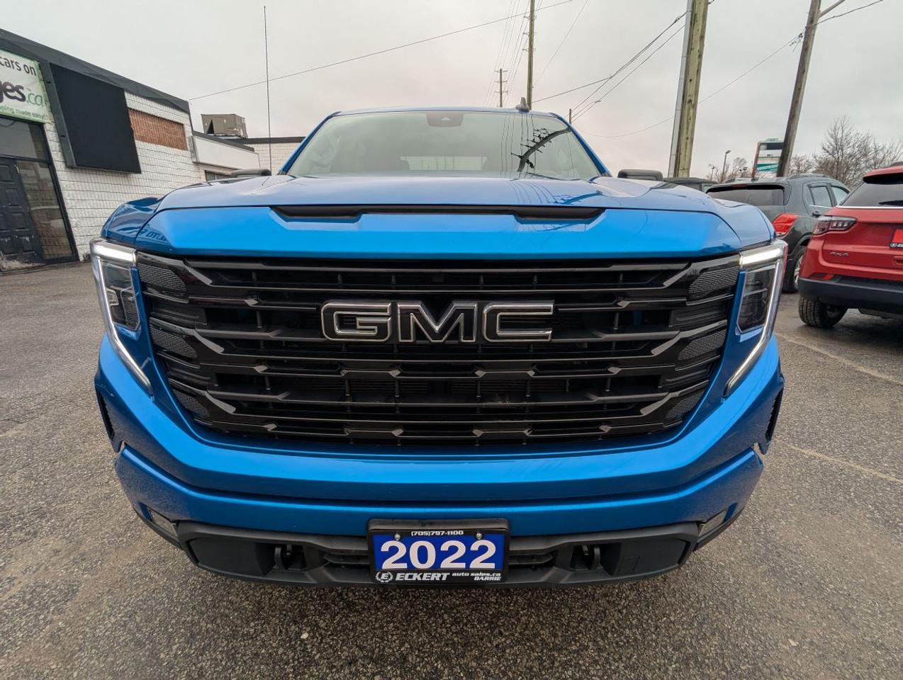 2022 GMC Sierra 1500 Elevation WITH ONLY 50,000 KMS!! Photo3
