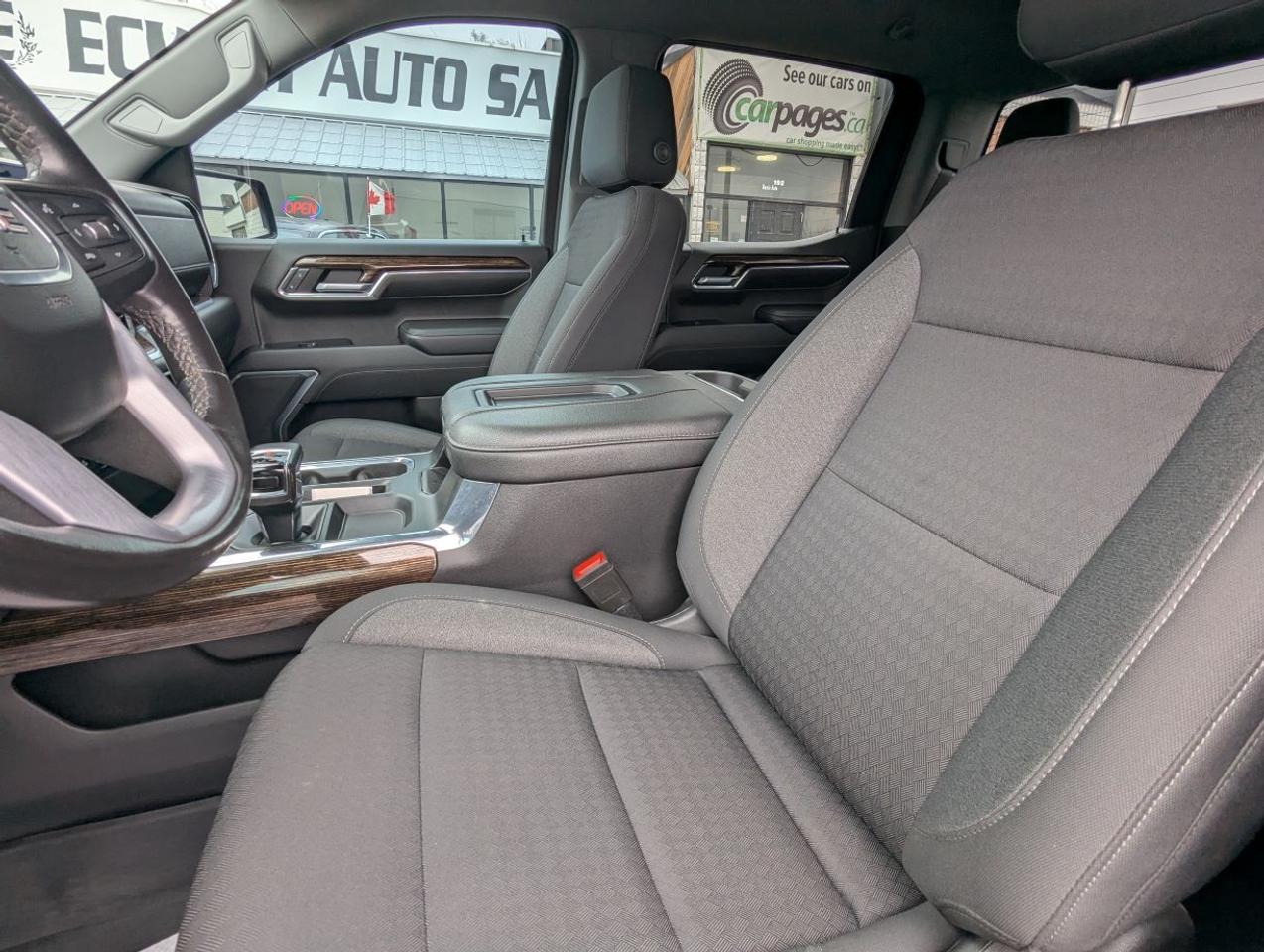 2022 GMC Sierra 1500 Elevation WITH ONLY 50,000 KMS!! Photo