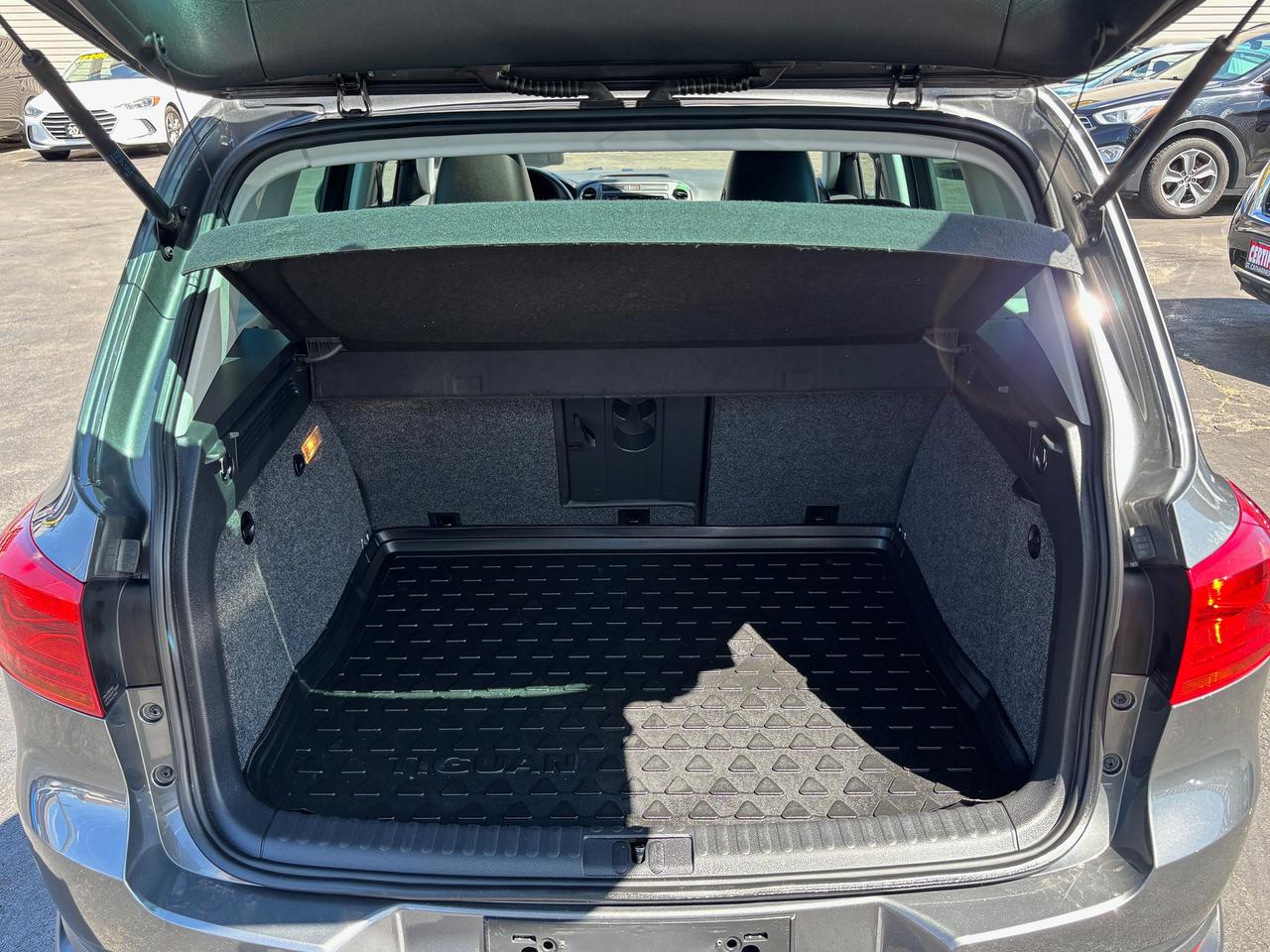 2012 Volkswagen Tiguan COMFORTLINE Photo