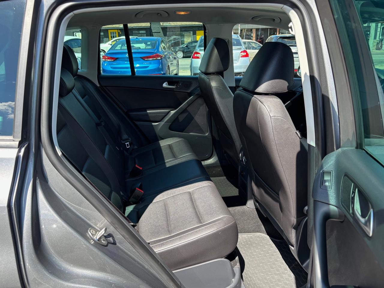 2012 Volkswagen Tiguan COMFORTLINE Photo