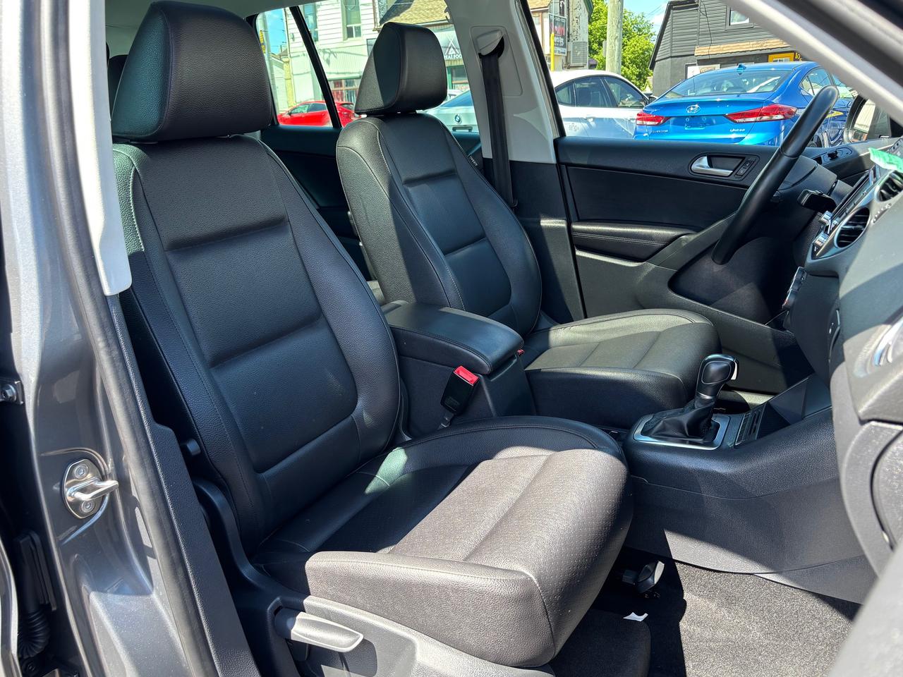 2012 Volkswagen Tiguan COMFORTLINE Photo