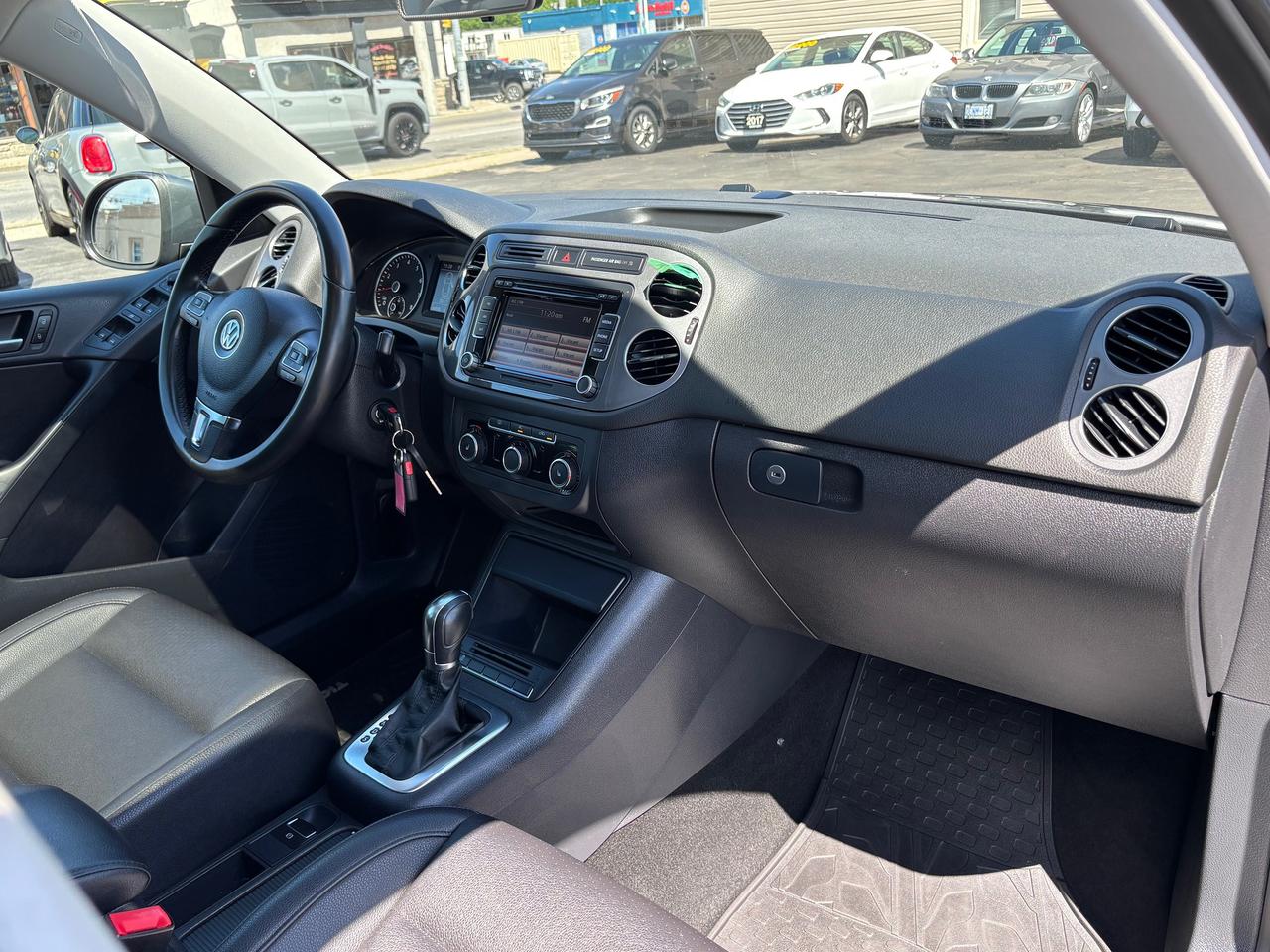 2012 Volkswagen Tiguan COMFORTLINE Photo