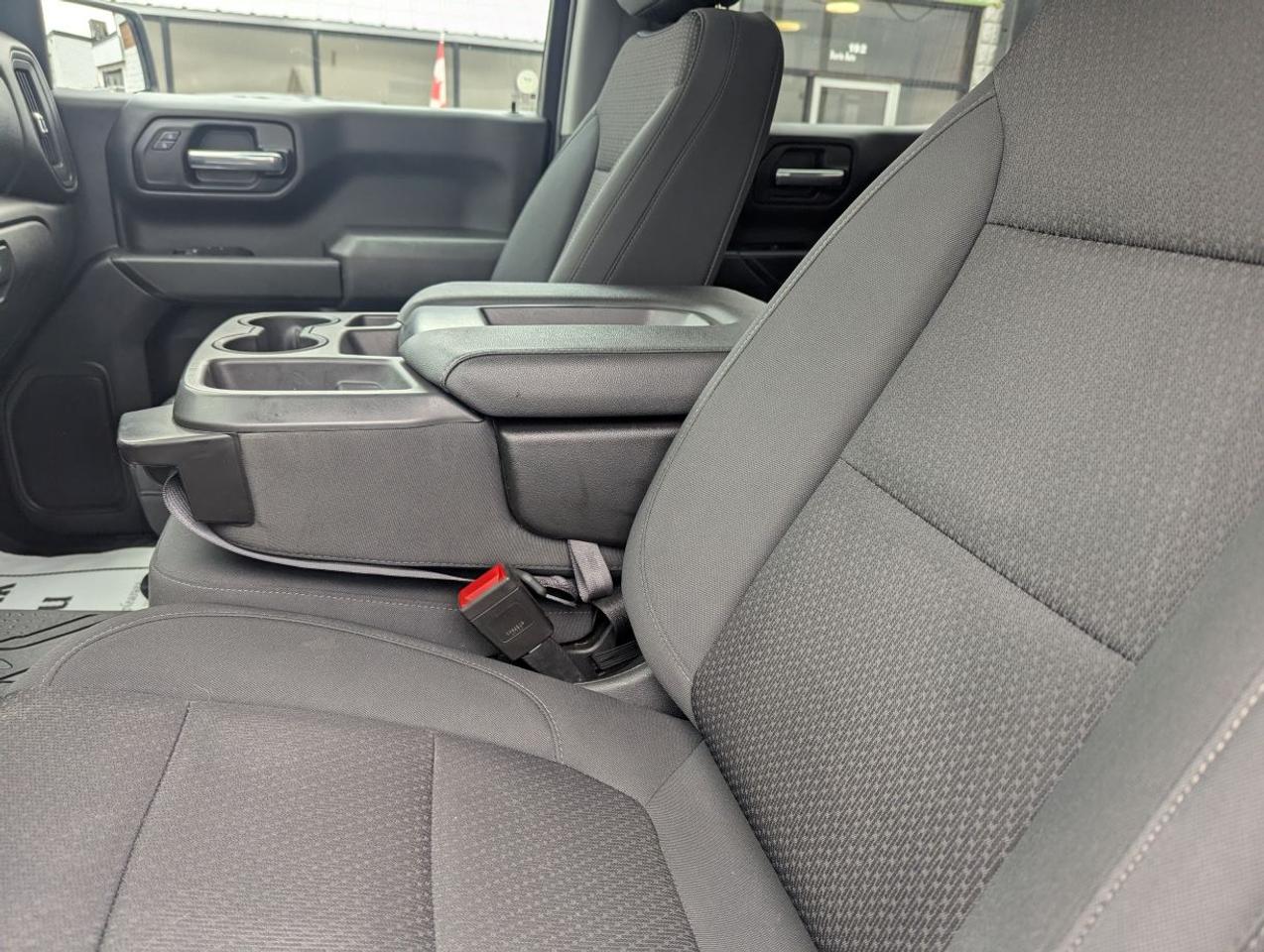 2021 Chevrolet Silverado 1500 Custom WITH CHEVY COWBOY HAT!! Photo