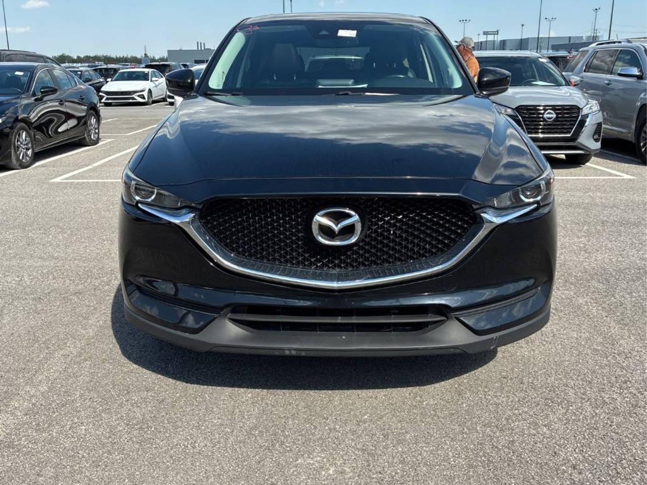 2017 Mazda CX-5 GS AWD, HEATED SEATS/STEERING WHEEL, BACK-UP CAM!! Photo