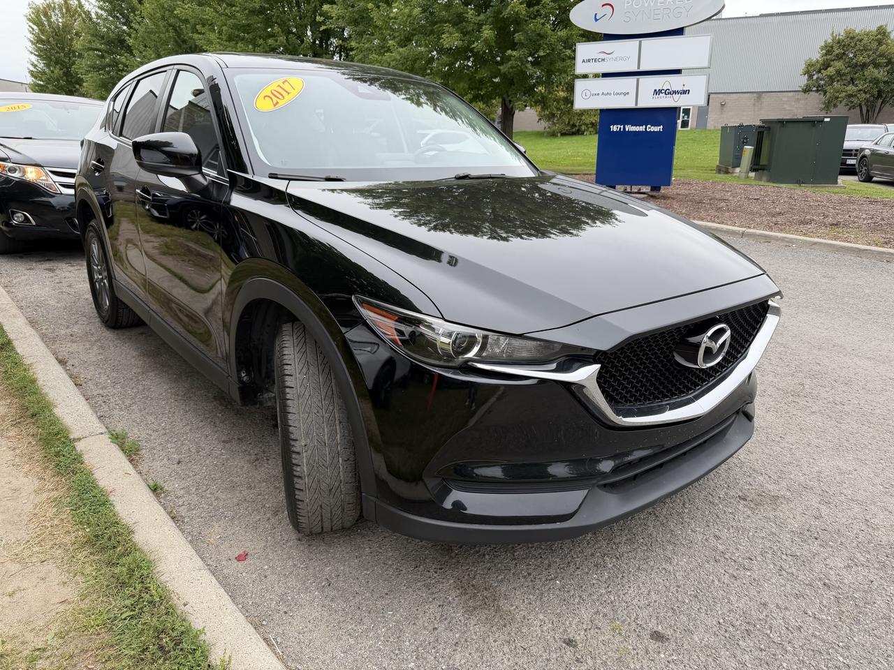 2017 Mazda CX-5 GS AWD, HEATED SEATS/STEERING WHEEL, BACK-UP CAM!! Photo