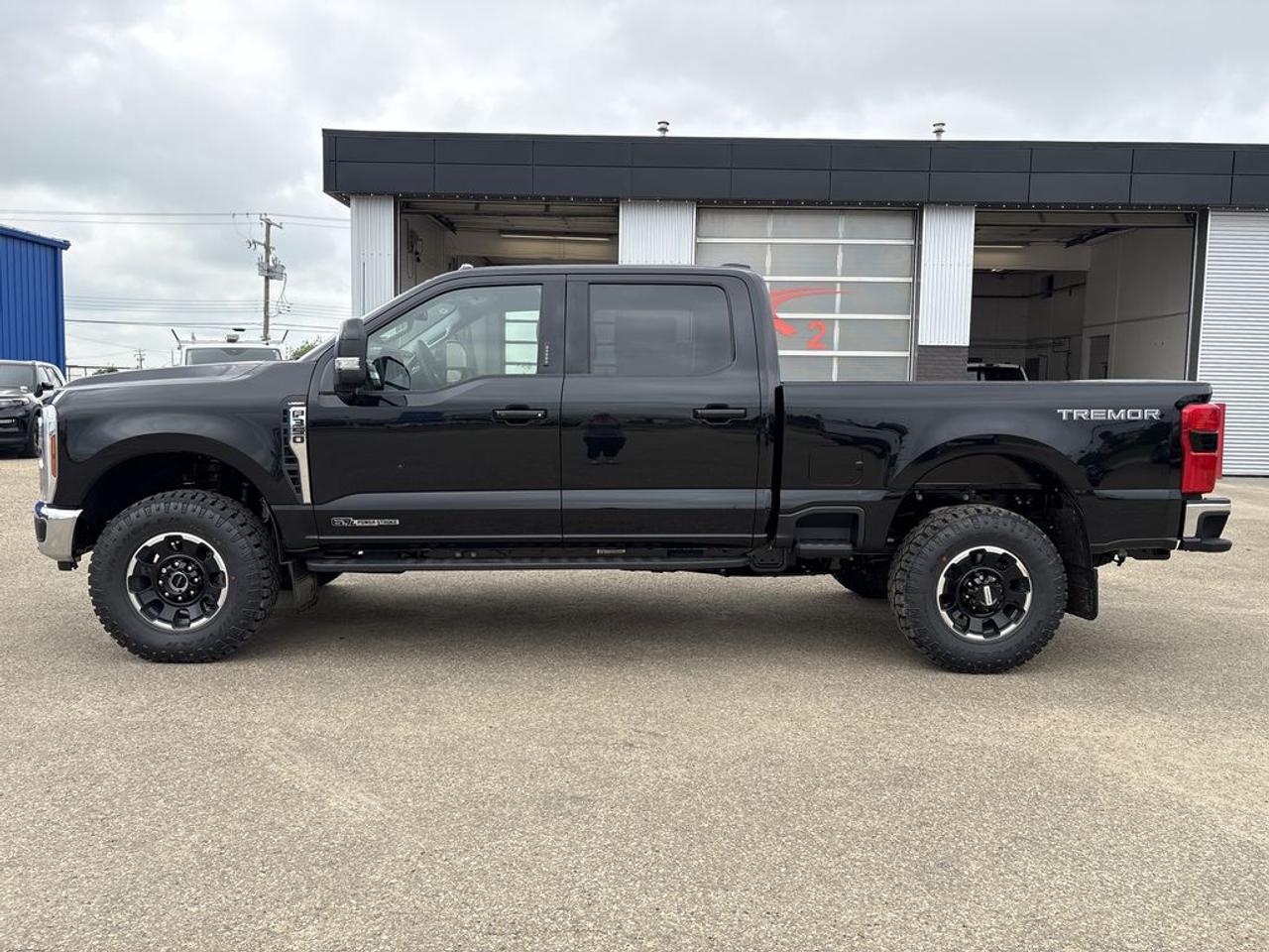 2026 Ford F-350 Super Duty SRW LARIAT 6.8' Box 618A Photo3