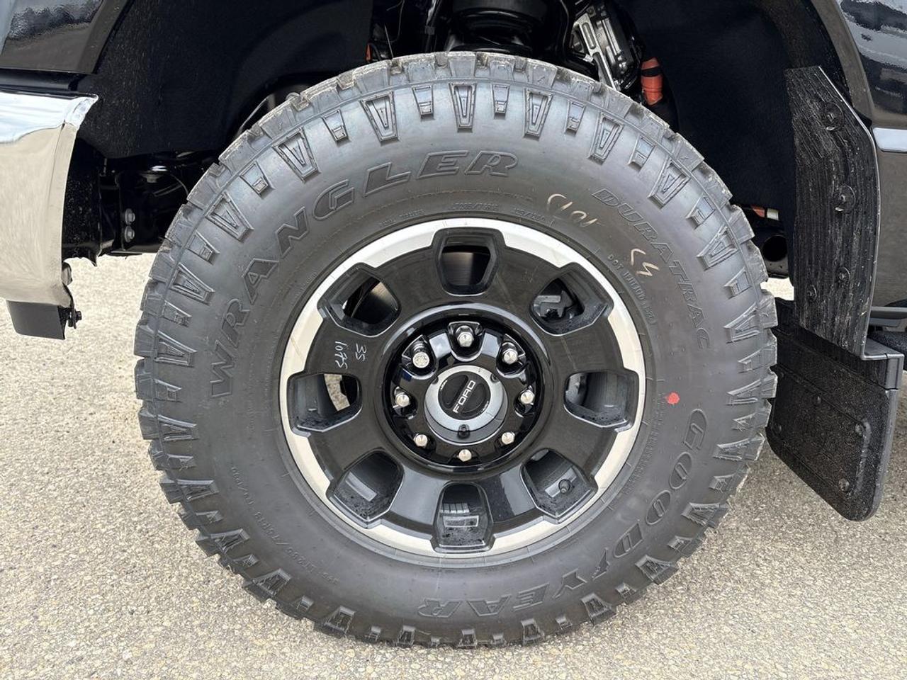 2026 Ford F-350 Super Duty SRW LARIAT 6.8' Box 618A Photo2