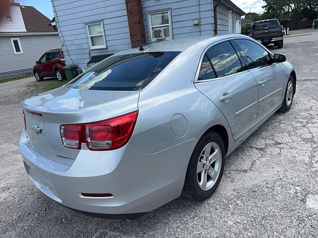 2014 Chevrolet Malibu LS Photo2