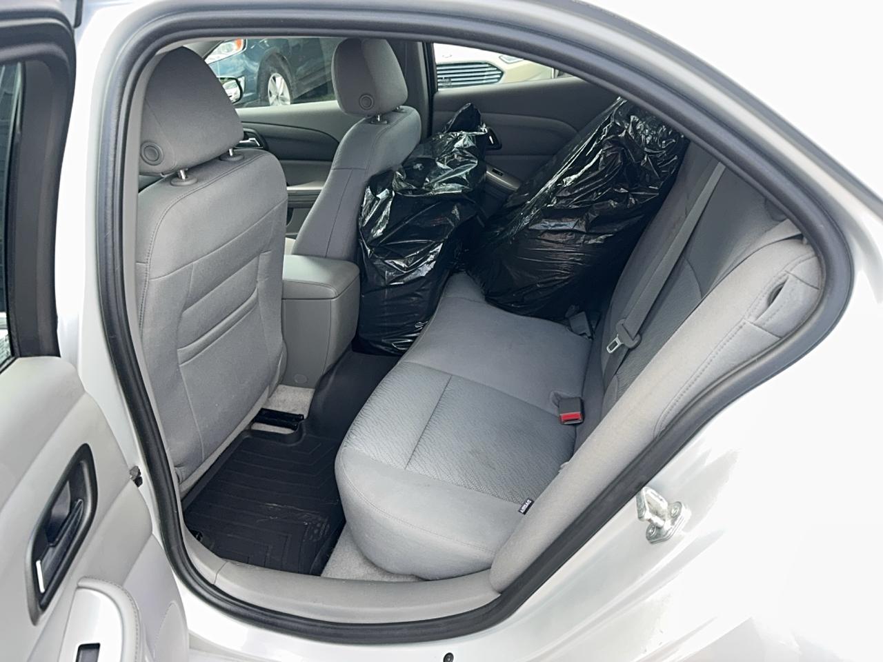 2014 Chevrolet Malibu LS Photo