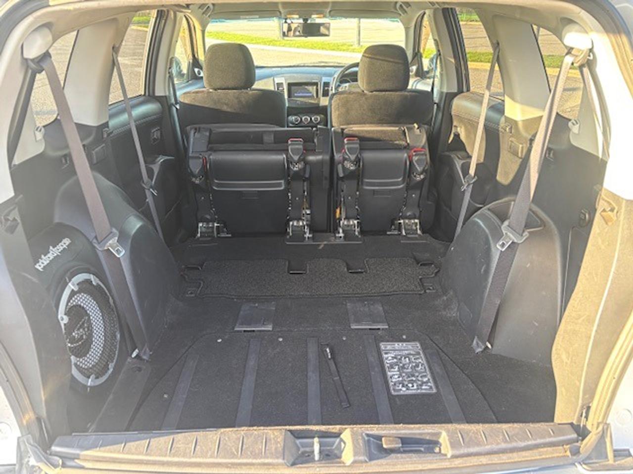 2010 Mitsubishi Outlander Right Hand Drive Photo