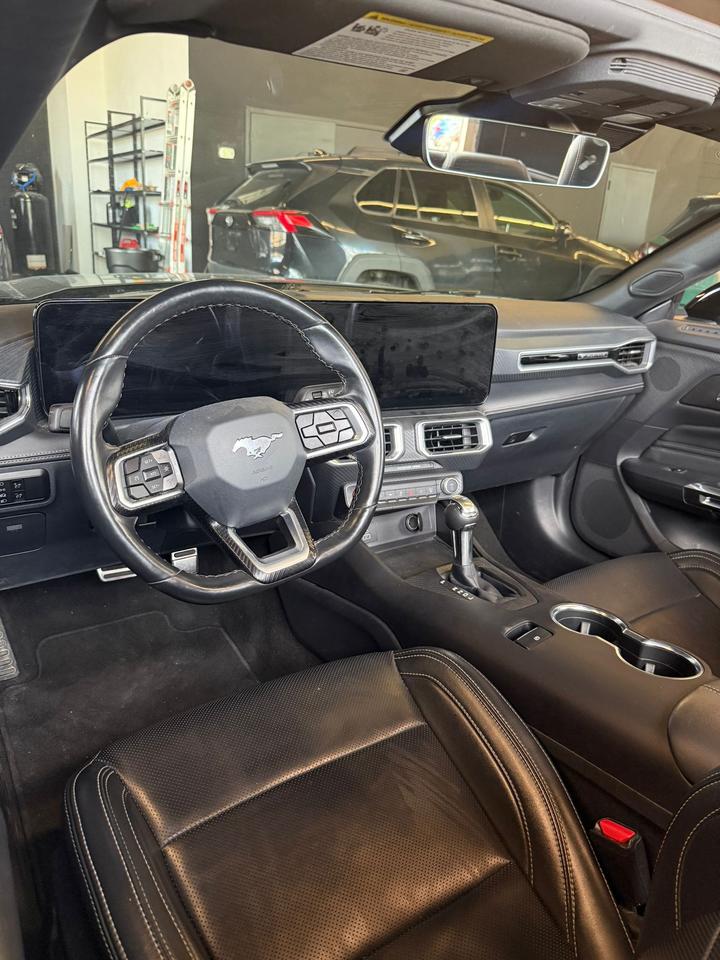 2025 Ford Mustang EcoBoost Premium | CLEAN CAR | CLEAN TITLE | Photo