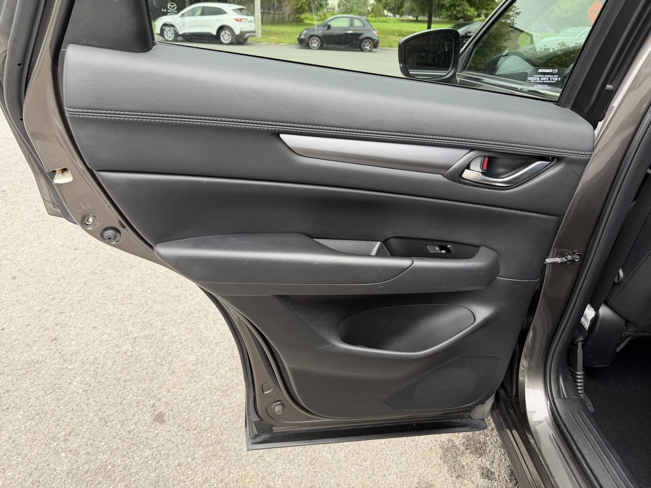 2018 Mazda CX-5 GS AWD, LEATHER, HEATED SEATS/WHEEL & MORE!!! Photo