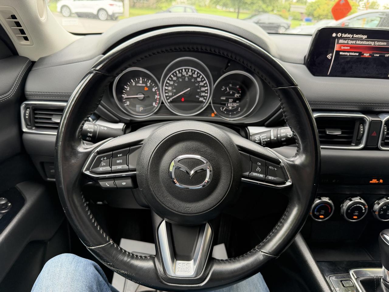 2018 Mazda CX-5 GS AWD, LEATHER, HEATED SEATS/WHEEL & MORE!!! Photo