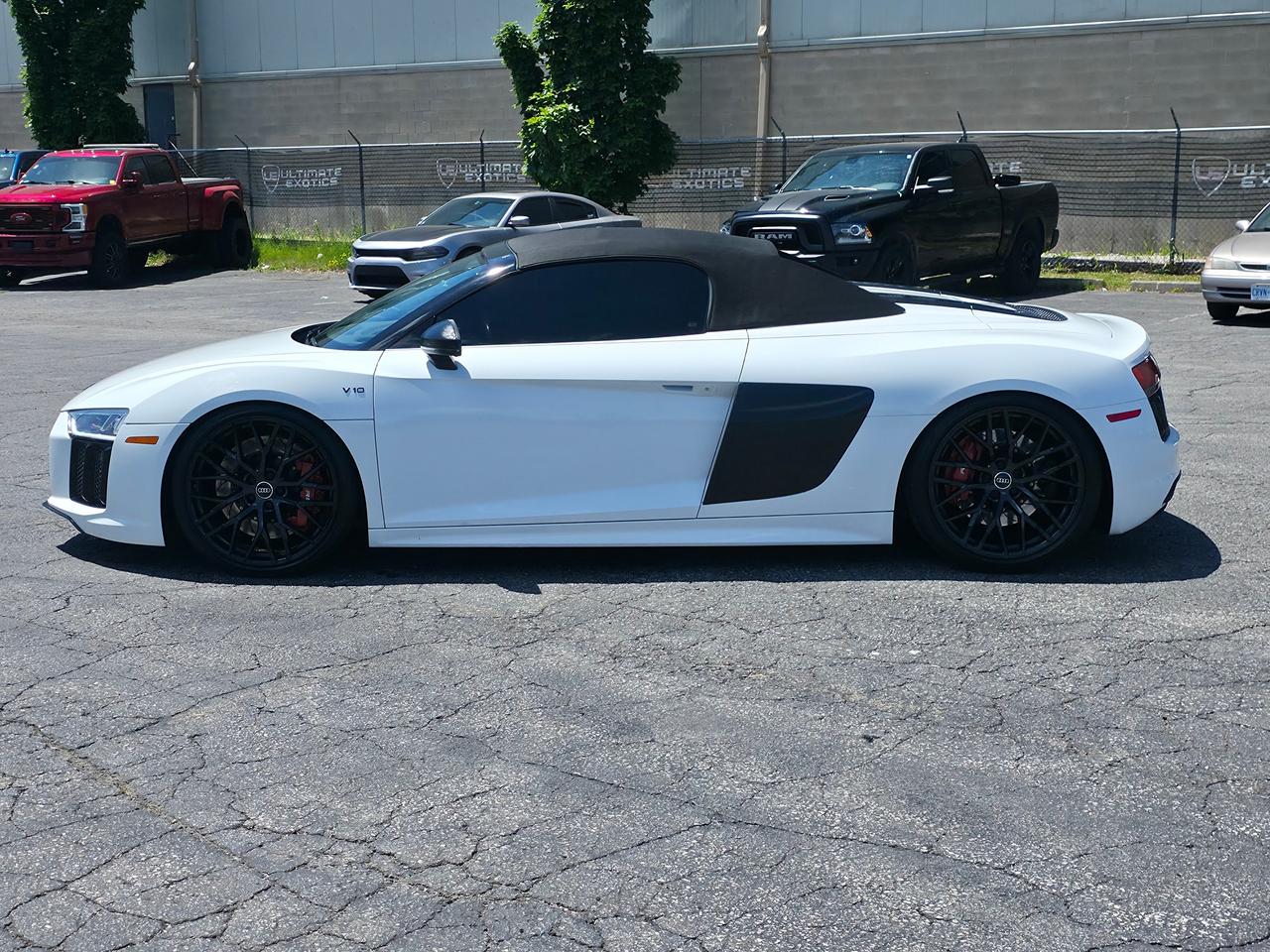 2017 Audi R8 Spyder *V10 & CONVERTIBLE* Photo